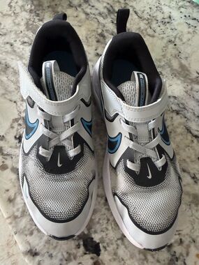 Nike White, Black & Blue Kids' Athletic Sneakers